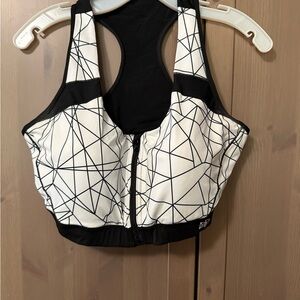 Yvette, Front-Zip Black & White Geometric Sports Bra. 44D-F